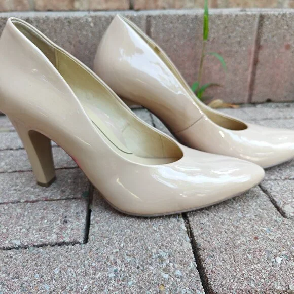 Beige heels - Picture 2 of 5